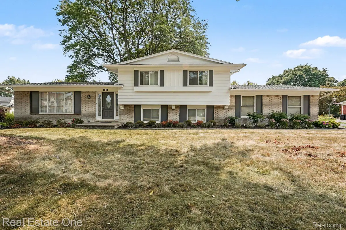 6639 Tamerlane Drive, West Bloomfield, MI 48322 - #1