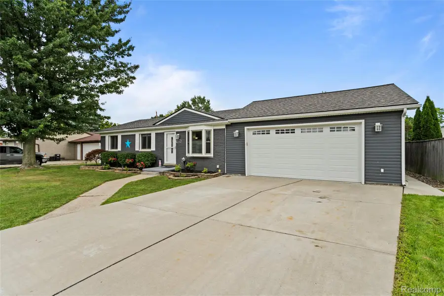 27311 Wyly Street, Chesterfield, MI 48047 - #3