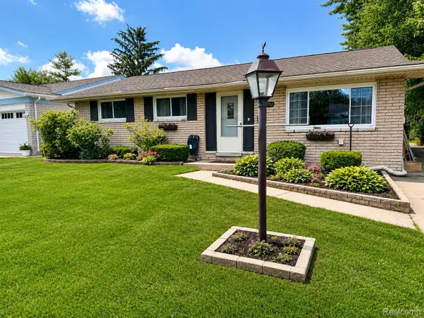 39752 Edmundton Drive, Canton, MI 48187