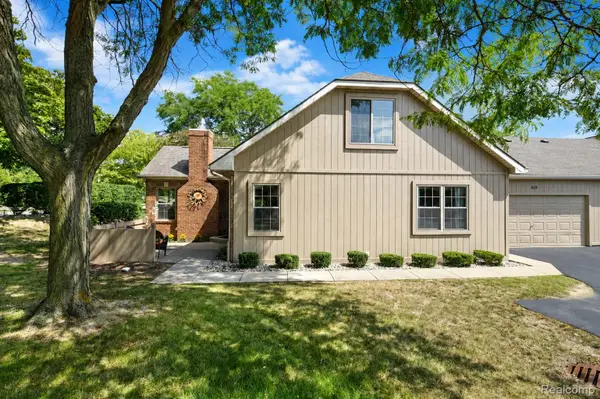 619 Perry Creek Drive #48, GrandBlanc, MI 48439