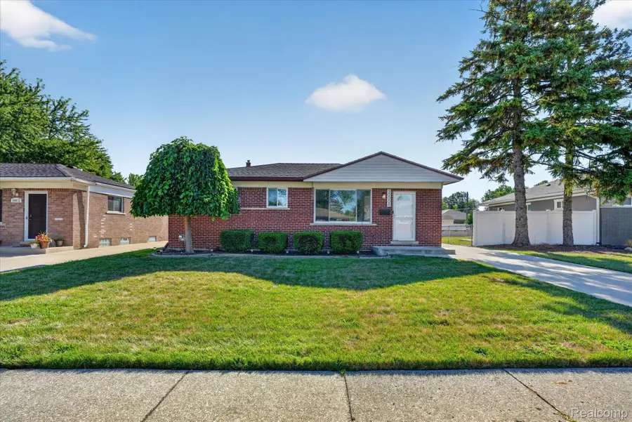 30008 Maplegrove Street, Saint Clair Shores, MI 48082 - #3