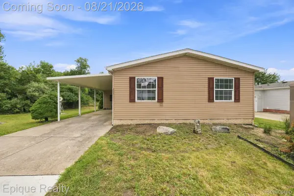 297 Dennis K Court, WhiteLake, MI 48386