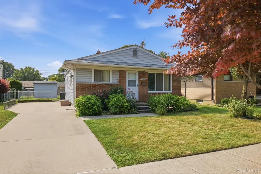 28009 Elba Street, Saint Clair Shores, MI 48081 - #3
