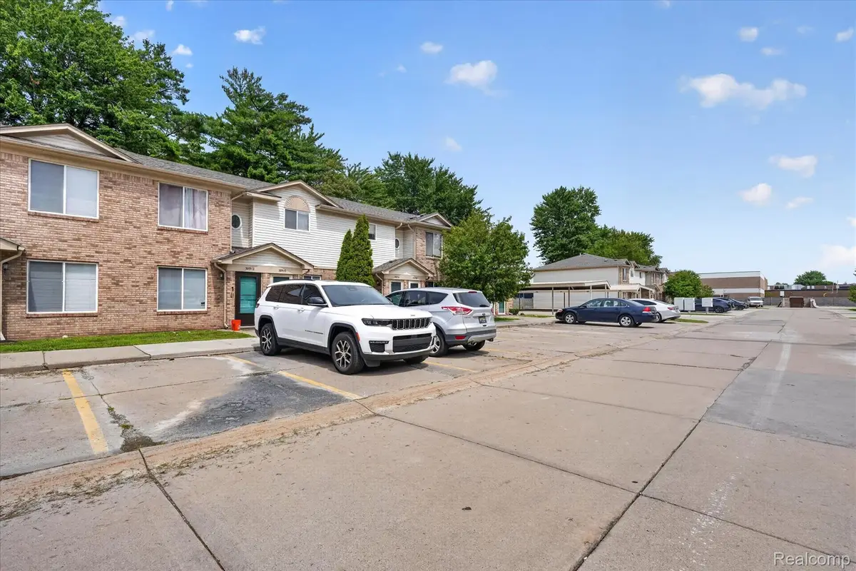 30336 Wedgewood Circle, Roseville, MI 48066 - #1