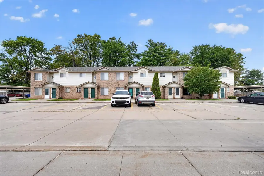 30336 Wedgewood Circle, Roseville, MI 48066 - #3