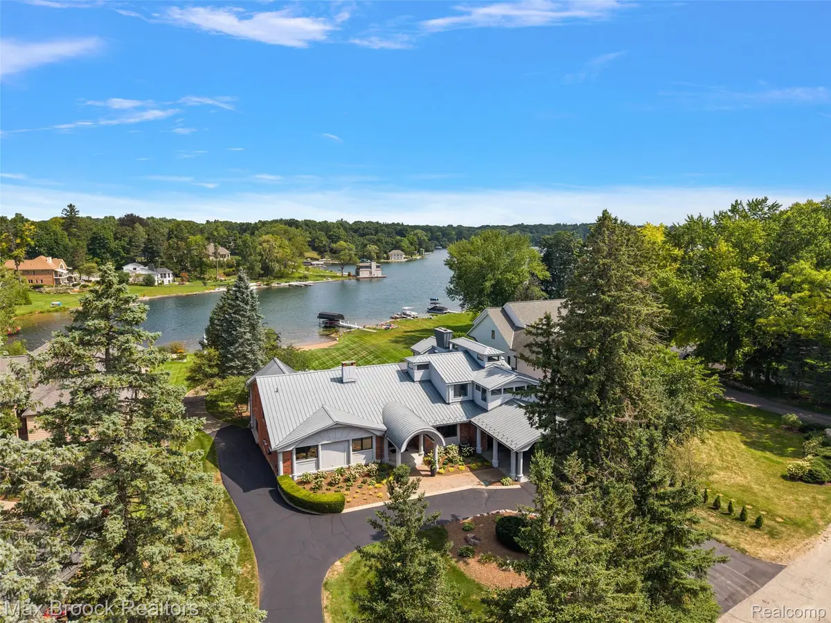 2440 Lake Angelus Lane, Lake Angelus, MI 48326 - #1