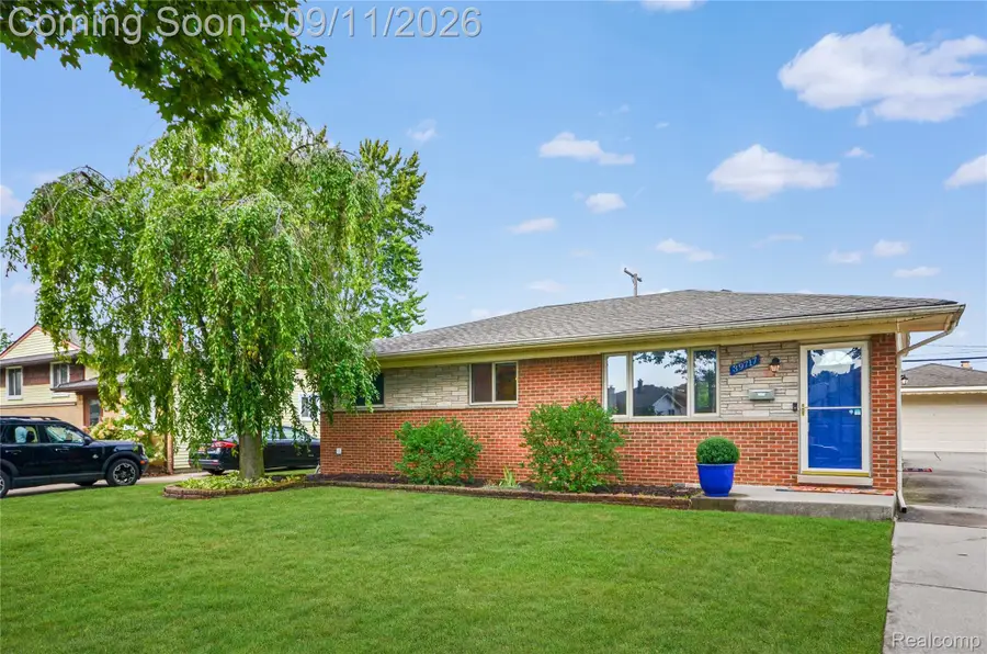 39717 Parklawn Drive, Sterling Heights, MI 48313 - #3