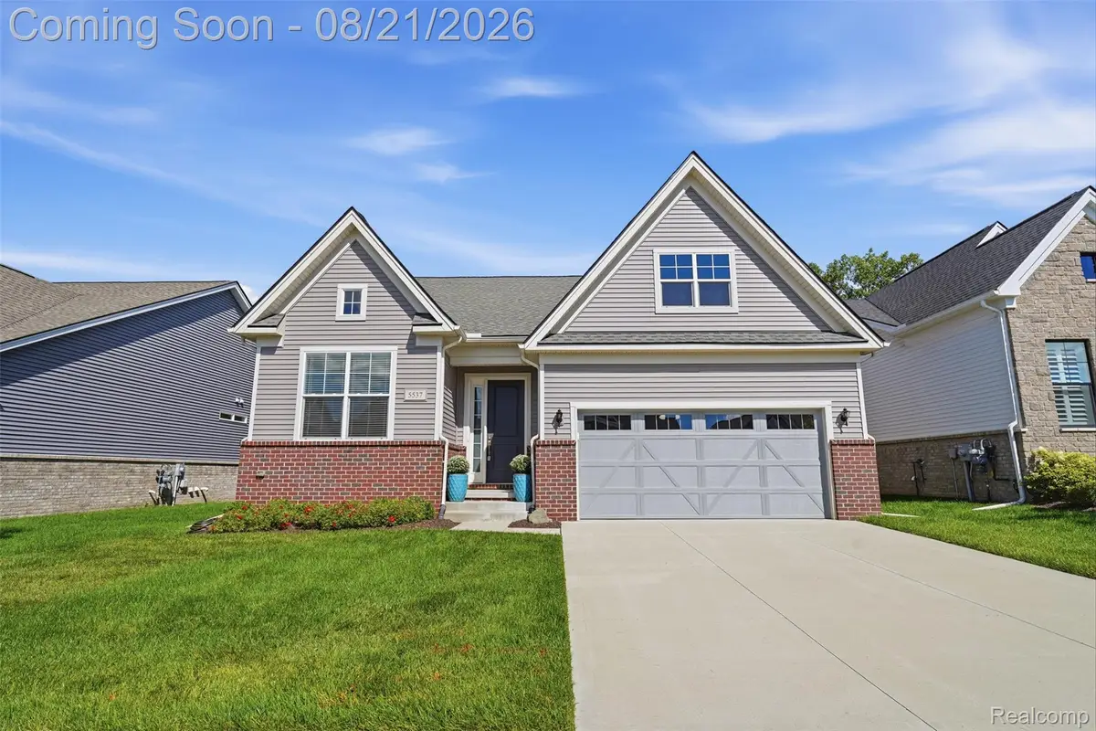 5537 Helmsdale Boulevard, West Bloomfield, MI 48322 - #1