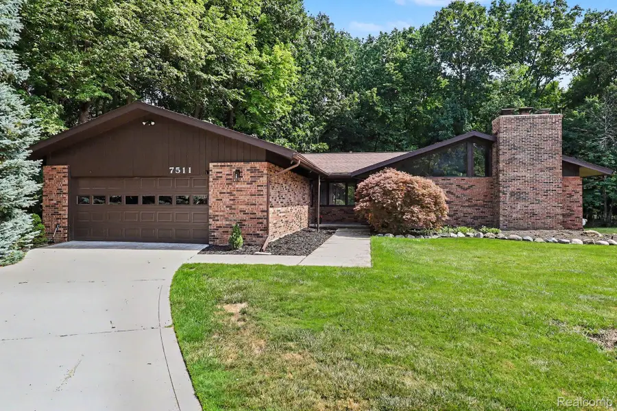7511 Tiverton Court, West Bloomfield, MI 48322 - #2