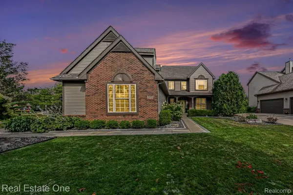 2095 Warbler Court, CommerceTwp, MI 48382