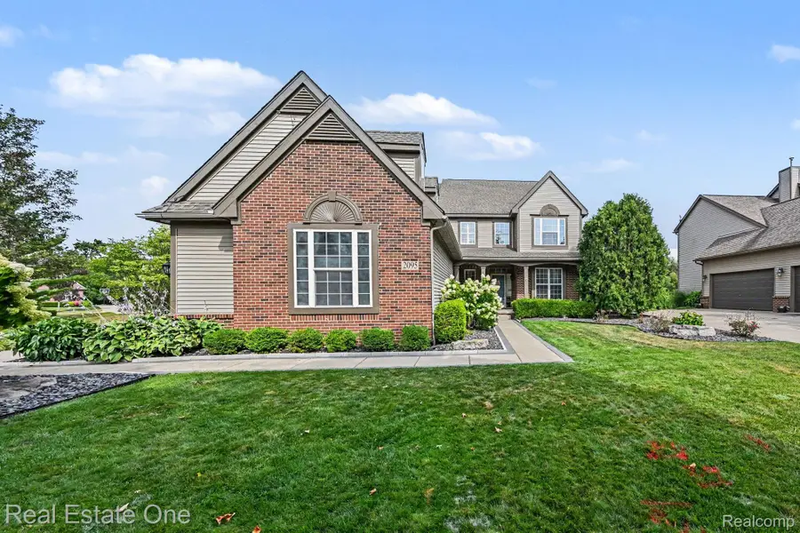 2095 Warbler Court, Commerce Township, MI 48382 - #2