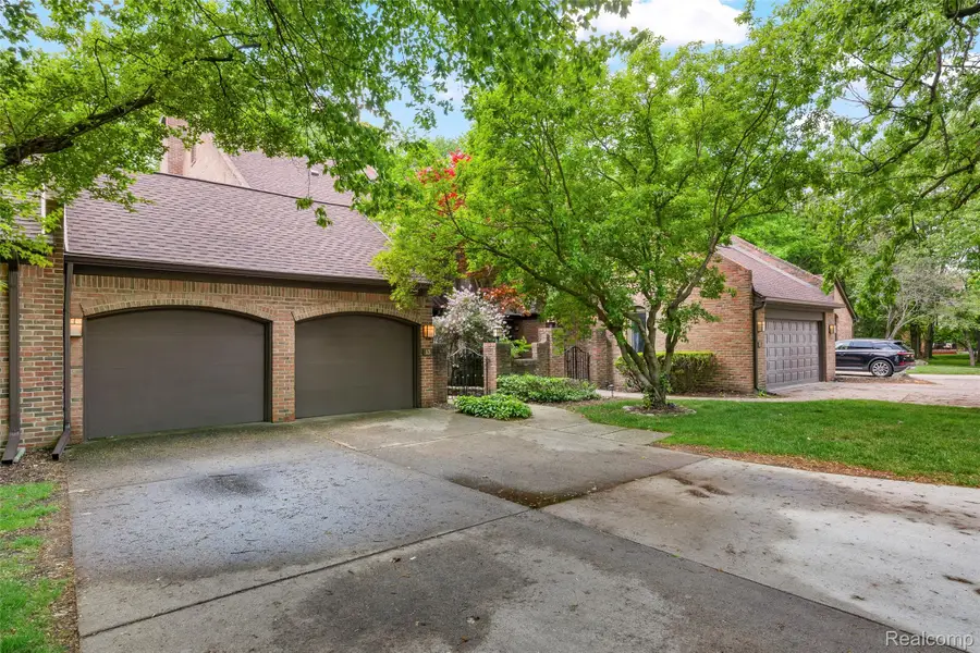 13 Timberlane Court, Dearborn, MI 48126 - #3