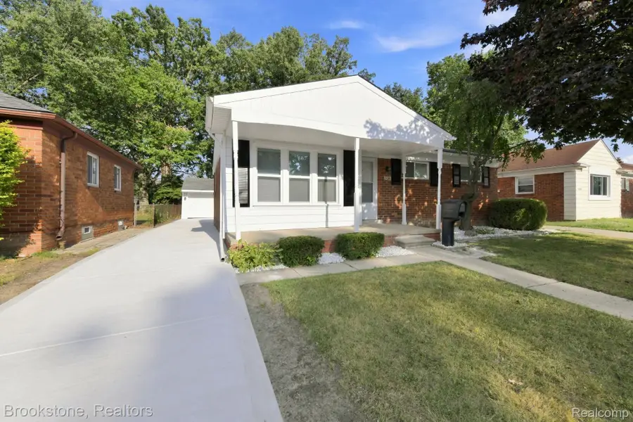 24264 Wilmot Avenue, Eastpointe, MI 48021 - #2