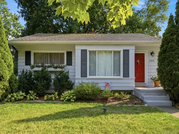 602 Dewey Street, RoyalOak, MI 48067