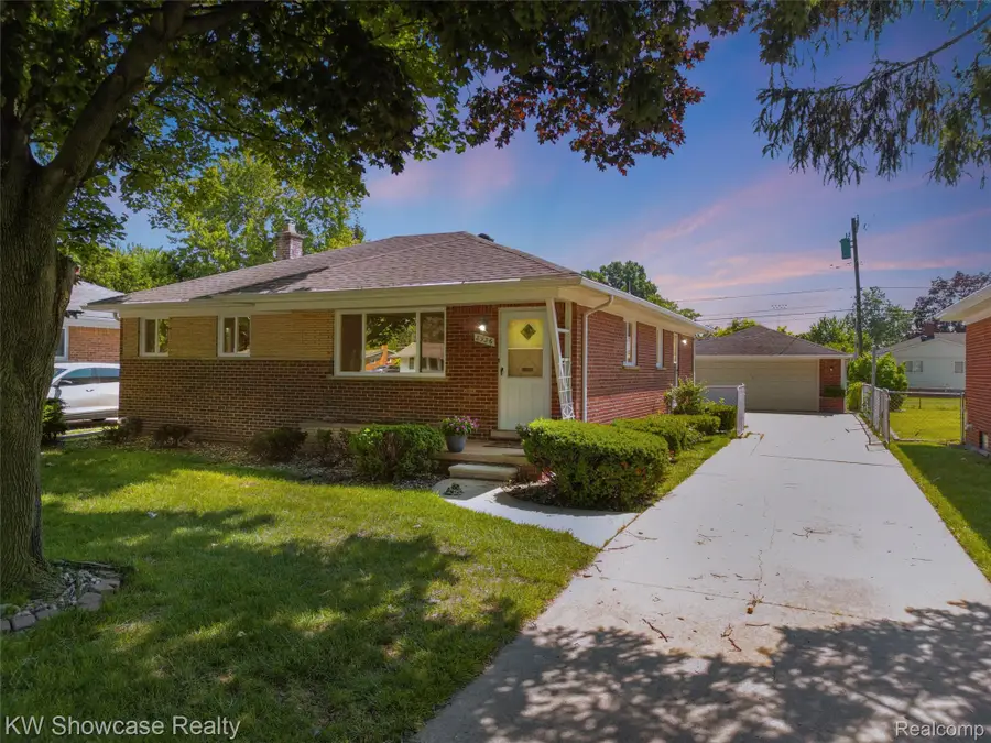 8936 Merriman Road, Livonia, MI 48150 - #2