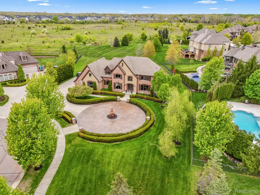 48892 Barola Court, Northville, MI 48167 - #2