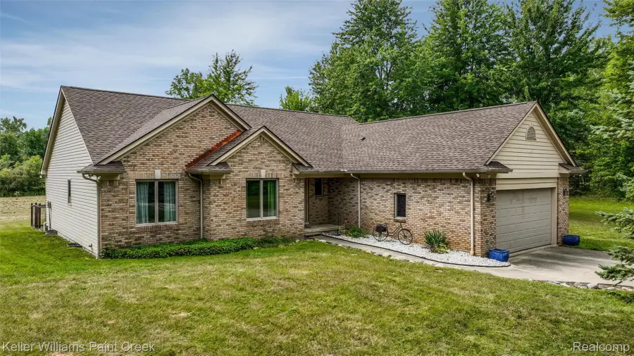210 Mayfield, Leonard, MI 48367 - #3