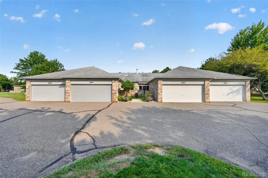 14715 Holly Court, Shelby, MI 48315 - #2