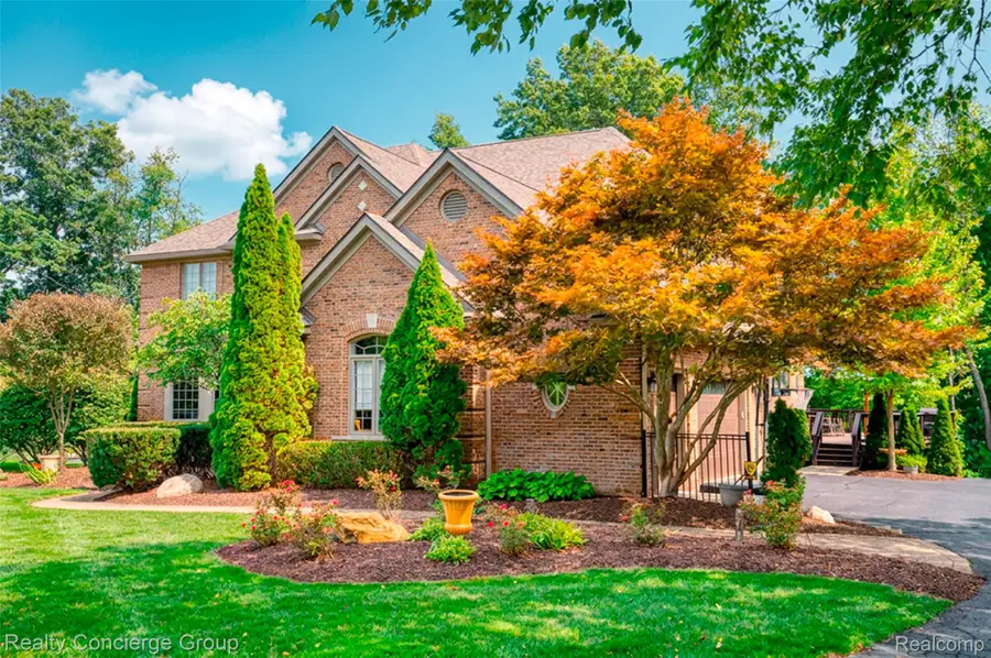 3199 Beach Lake Drive E, Milford, MI 48380 - #3