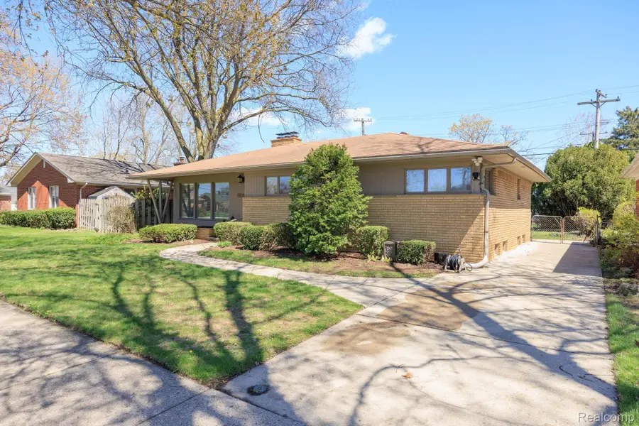30712 Champine Street, Saint Clair Shores, MI 48082 - #3