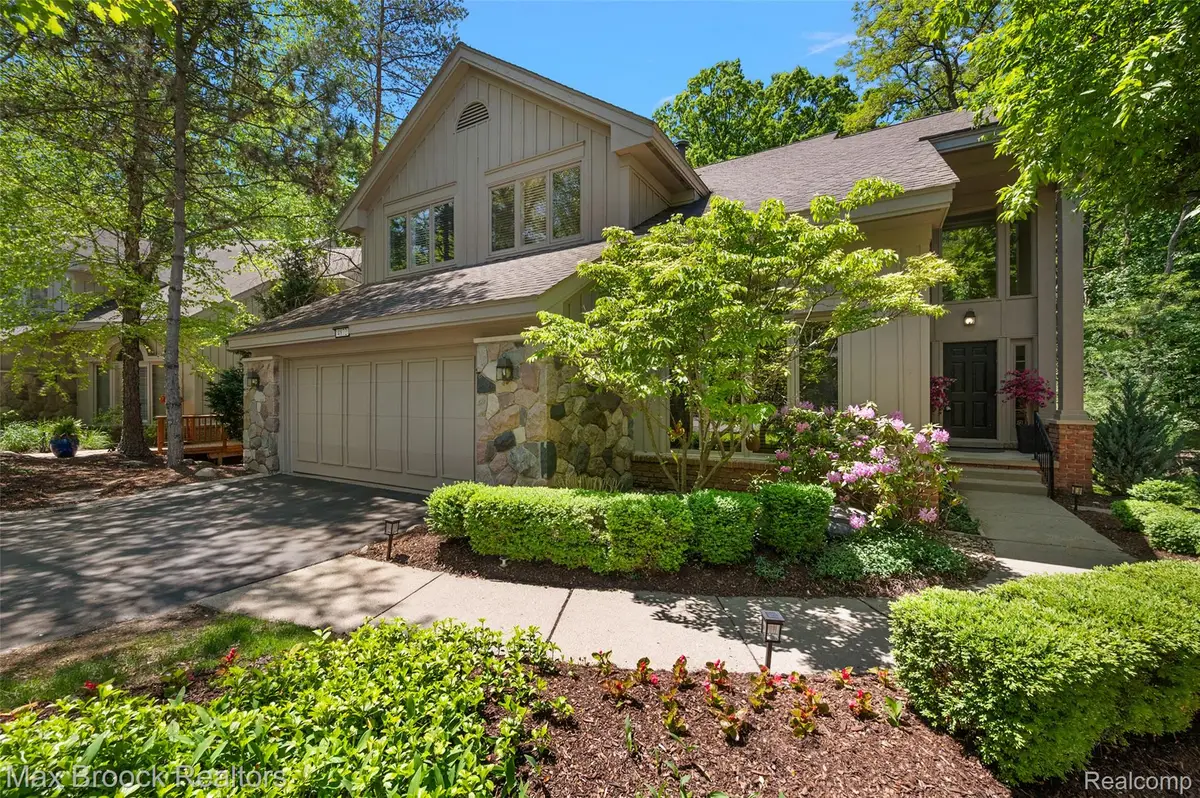 4872 Cliffside Drive, West Bloomfield, MI 48323 - #1