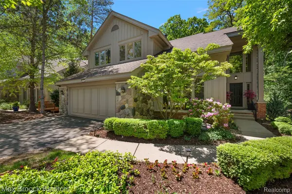 4872 Cliffside Drive, WestBloomfield, MI 48323