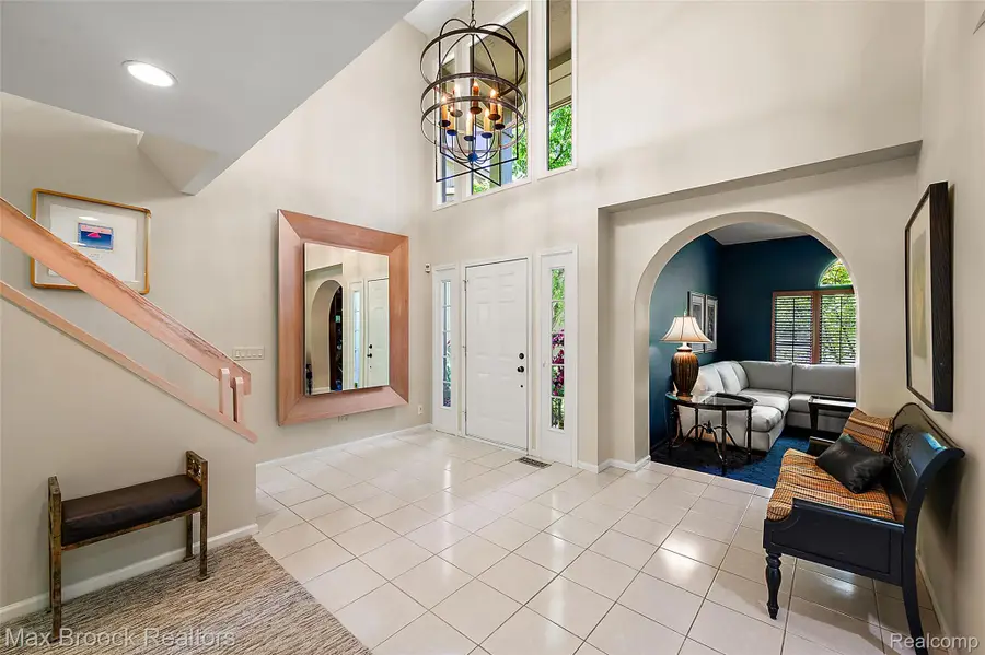 4872 Cliffside Drive, West Bloomfield, MI 48323 - #3