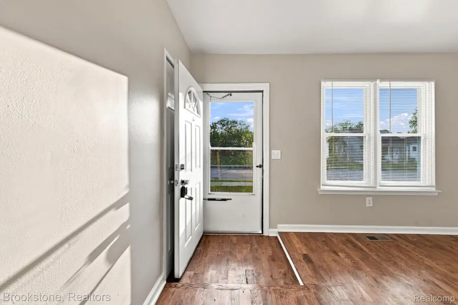 23084 Lambrecht Avenue, Eastpointe, MI 48021 - #3