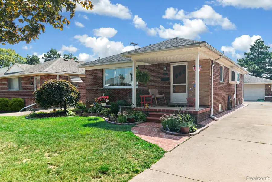 15253 Meyer Avenue, Allen Park, MI 48101 - #2