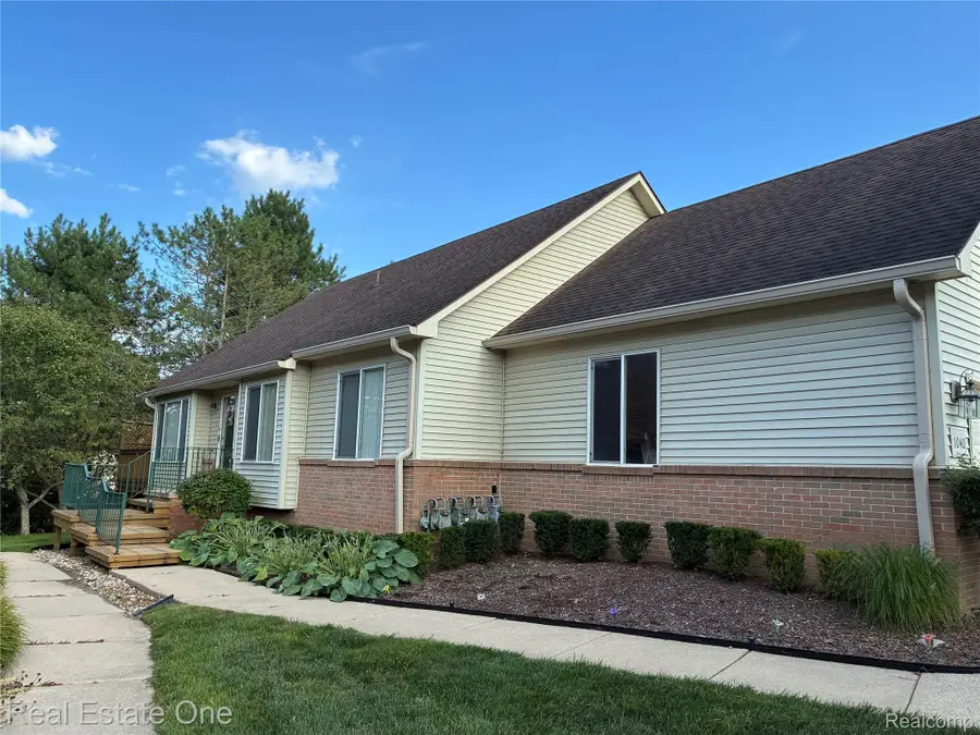 1040 Bird Song Lane Lane, Milford, MI 48381 - #2