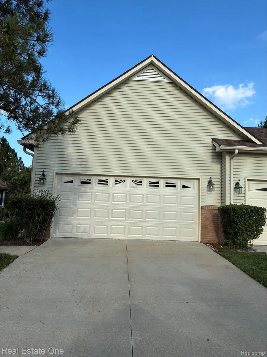 1040 Bird Song Lane Lane, Milford, MI 48381 - #3