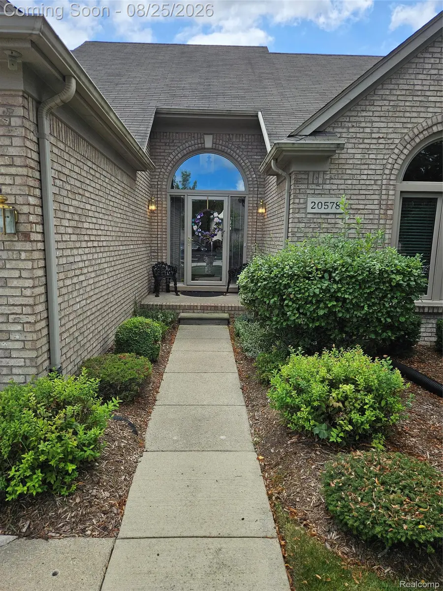 20578 Hillsboro Drive, Macomb, MI 48044 - #2