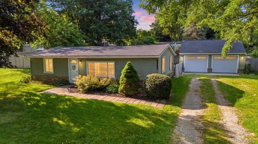 9239 Villa Crest Drive, Clarkston, MI 48346 - #2