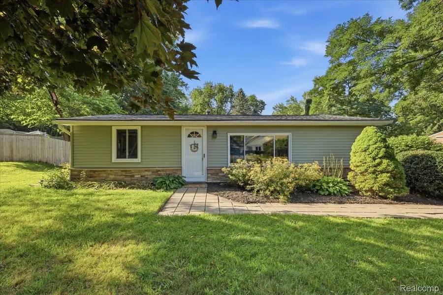 9239 Villa Crest Drive, Clarkston, MI 48346 - #3