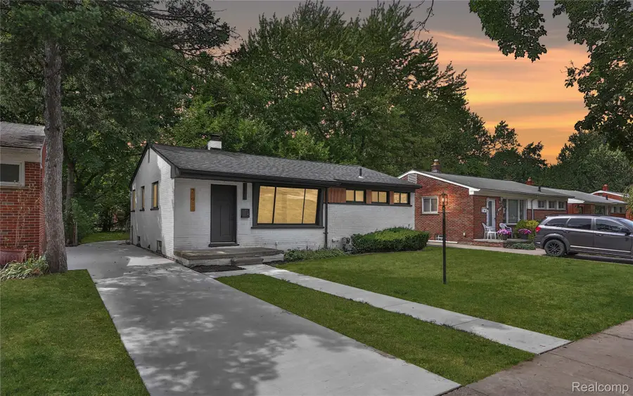 21911 Whitmore Street, Oak Park, MI 48237 - #2