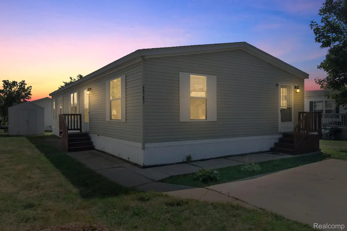 48582 Leafdale Court, Shelby, MI 48317 - #1