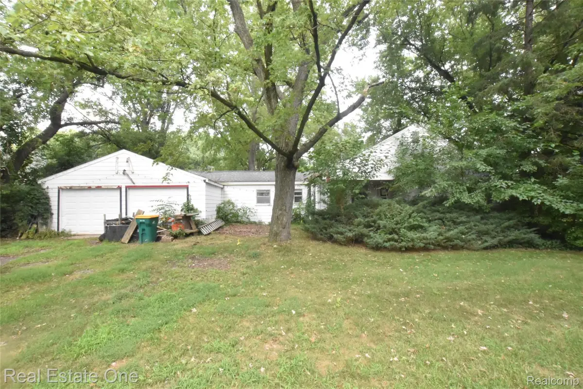 3482 W Maple Road, Wixom, MI 48393 - #1