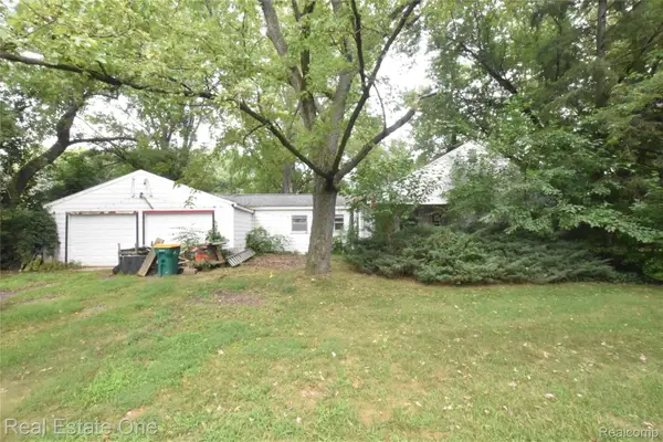 3482 W Maple Road, Wixom, MI 48393