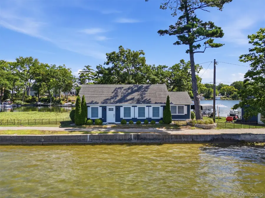 587 Westpointe Court, Lake Orion, MI 48362 - #2