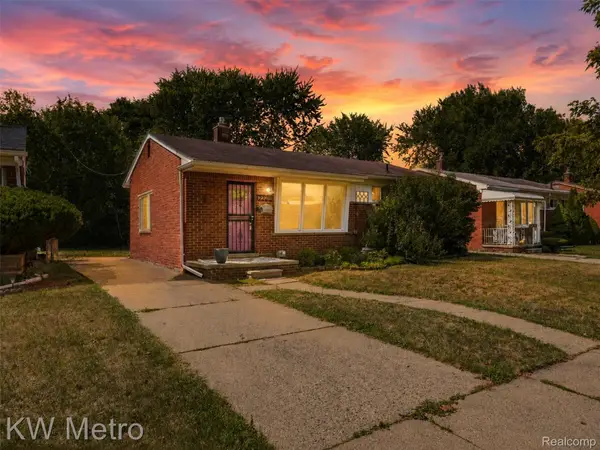 22011 Whitmore Street, OakPark, MI 48237