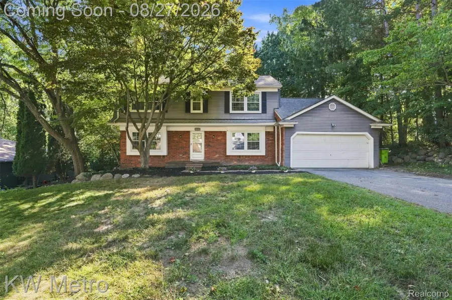 4769 Hardwoods Drive, West Bloomfield, MI 48323 - #2