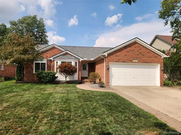 29007 Oakmont Drive, Chesterfield, MI 48051