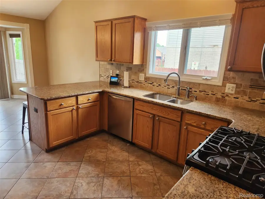 29007 Oakmont Drive, Chesterfield, MI 48051 - #2