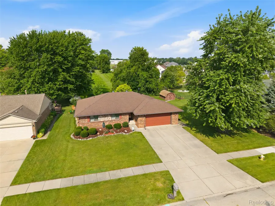 51957 N Adele Circle, Chesterfield, MI 48047 - #2