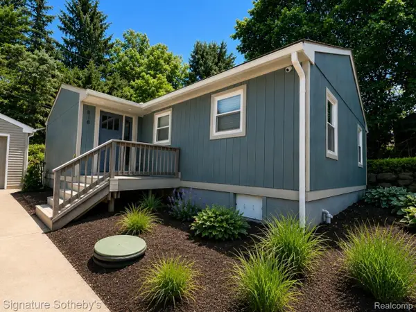 818 N Main Street, Milford, MI 48381