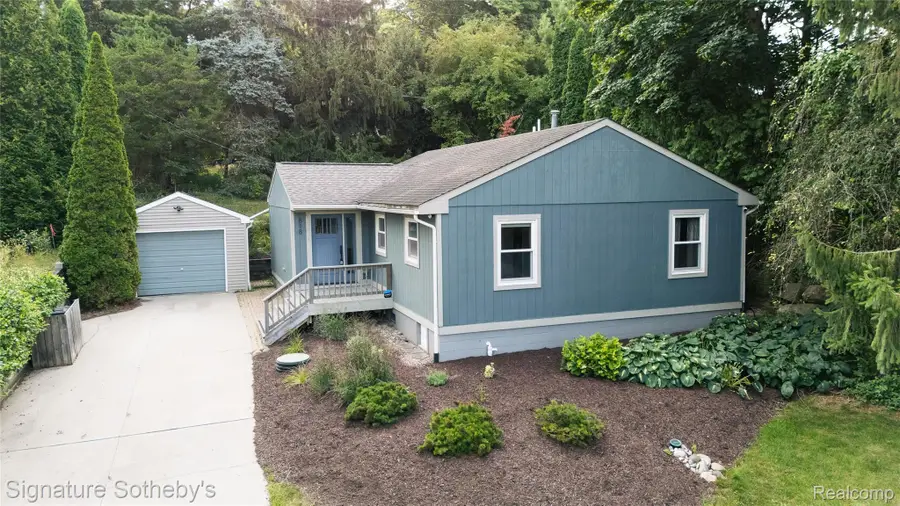 818 N Main Street, Milford, MI 48381 - #3