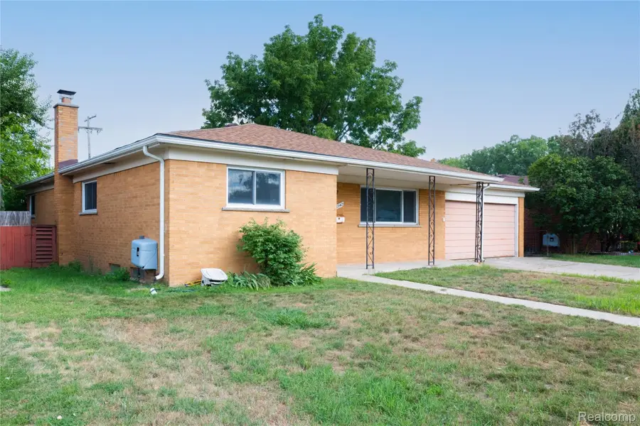 28542 Grobbel Avenue, Warren, MI 48092 - #2