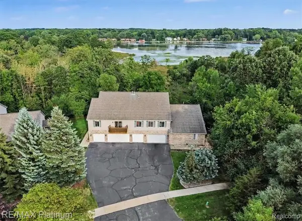 1035 Old Leake Court #17, Holly, MI 48442