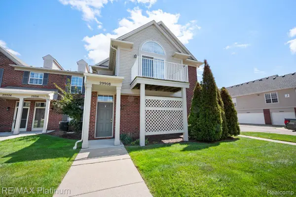 29908 Heritage Parkway #25, Warren, MI 48092