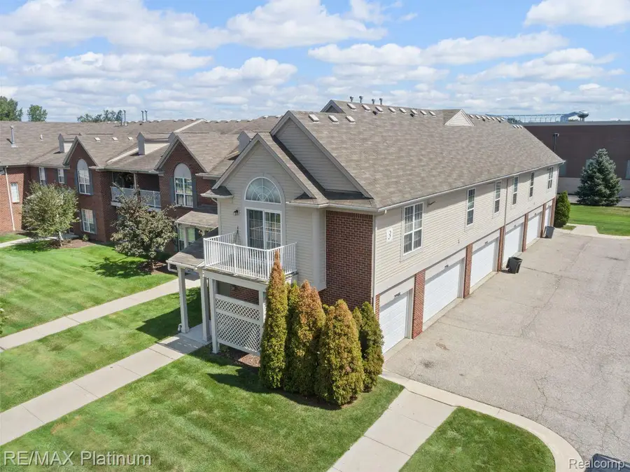 29908 Heritage Parkway #25, Warren, MI 48092 - #2